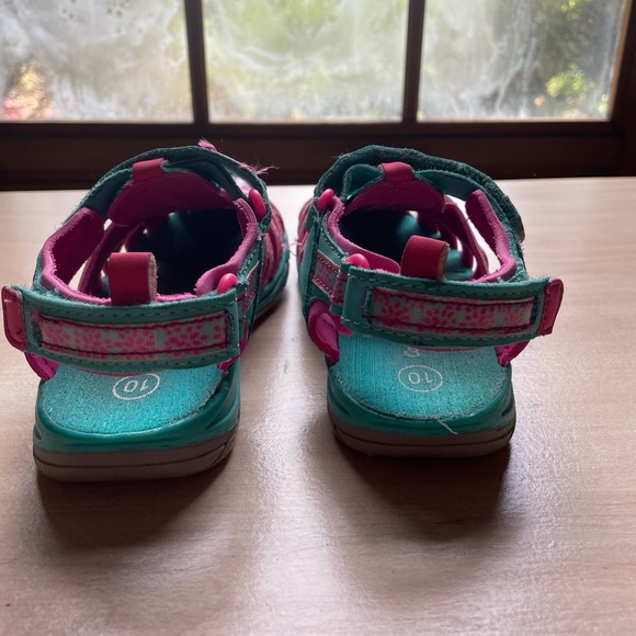 CAT & JACK UGC Toddler size 10 water shoes pink blue adjustable Velcro top back - Picture 9 of 12